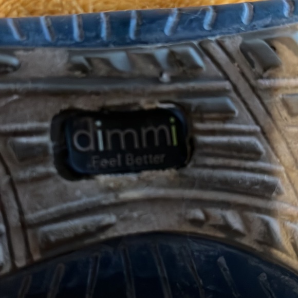 Super cute slip on shoes 7.5 gently worn - Picture 4 of 5